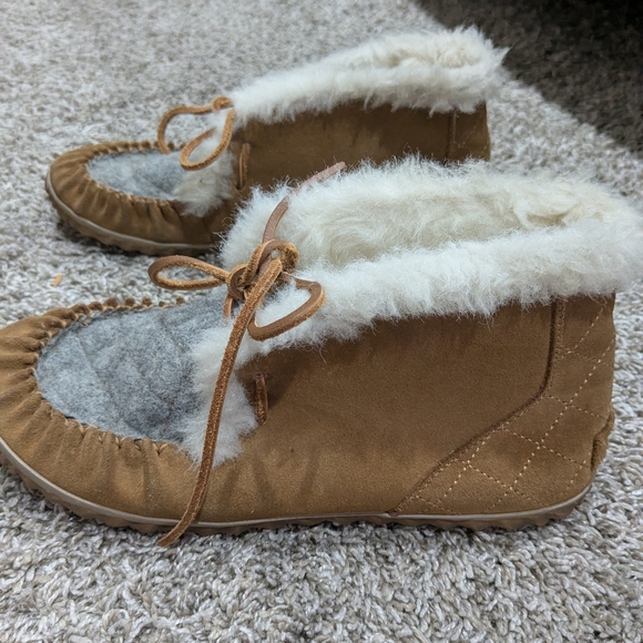 Sorel Out N About Moccasins - Picture 6 of 8